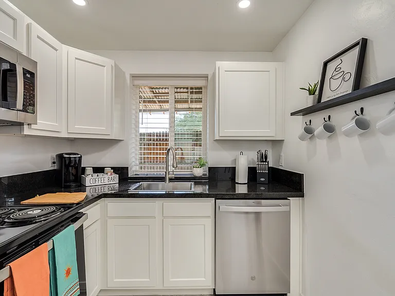 3300 E Bellevue St #4 — Photo 9