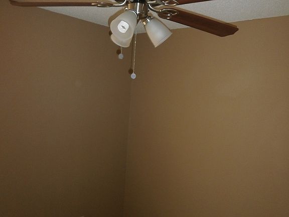 5th image of 1301 Essex Dr