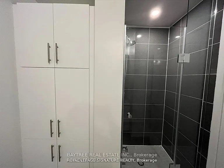 95 Oneida Cres #409 — Photo 6