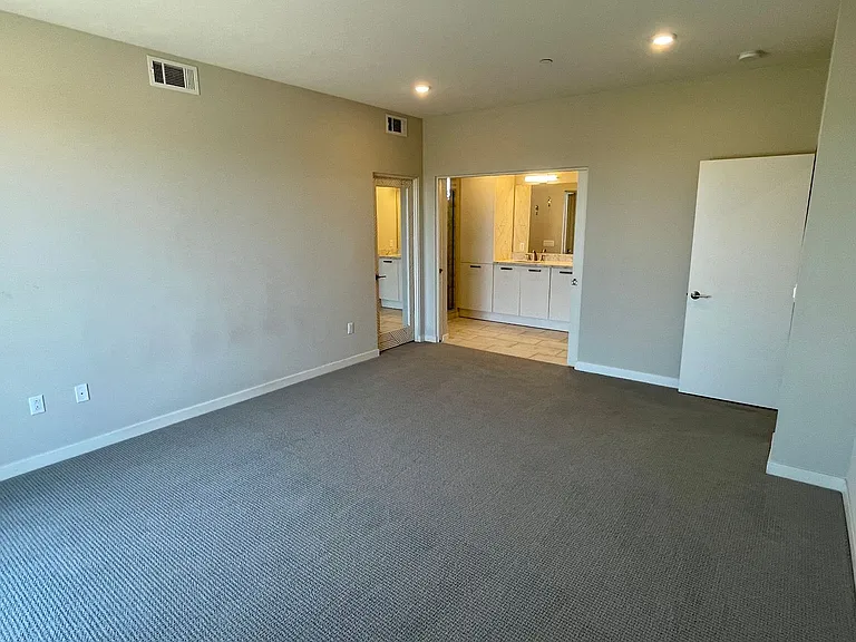 3535 3rd Ave — Photo 57