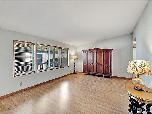 4th image of 18425 NE 95th Street #193