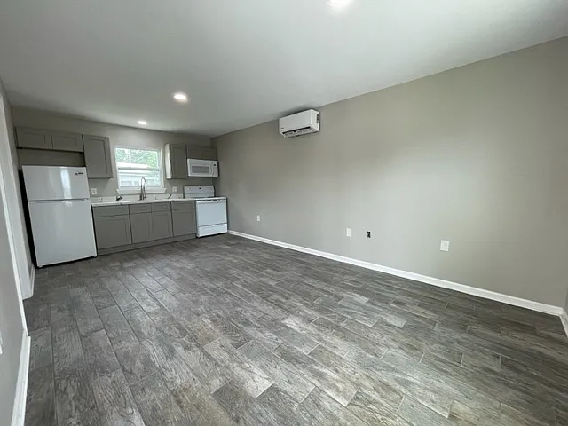 209 Magnolia St #A — Photo 8