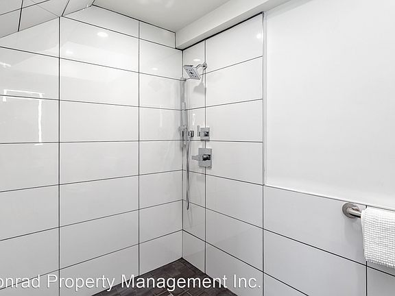 3rd image of 753 Lillian Way #7632554