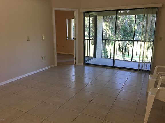 4th image of 1217 Country Club Dr #1223