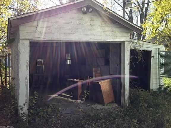 2nd image of 535 Roosevelt St NW