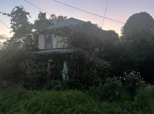 2702 Auburn St, Low Moor, VA 24457