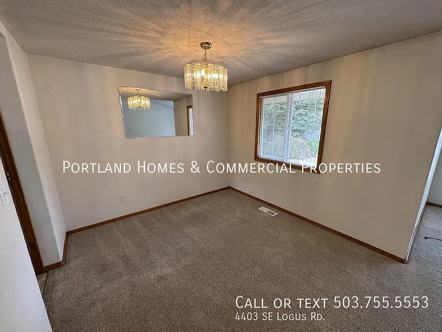 Ranch-Style, Milwaukie Home, Large Fenced Yard, Boat or Toy Storage, Gardeners Welcome — Photo 3