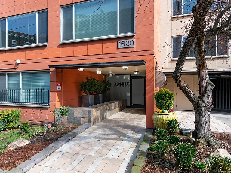 Violett On Melrose Apartments — Photo 3