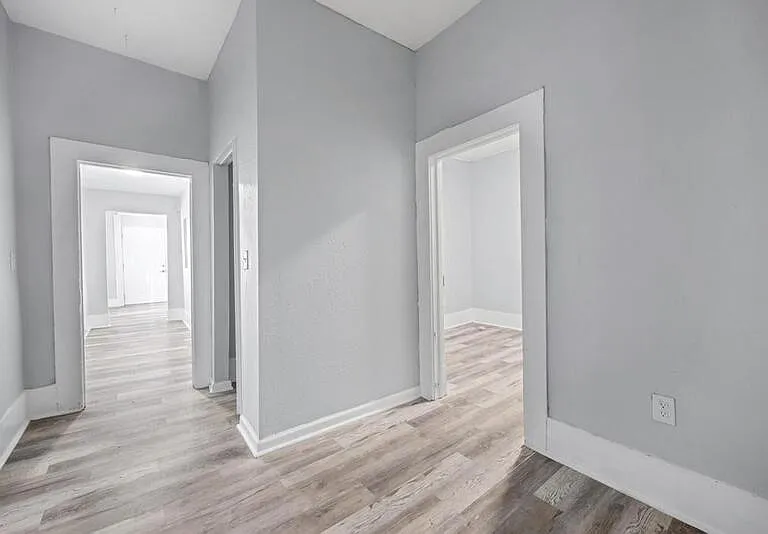 1648 W 36th St #1 — Photo 10