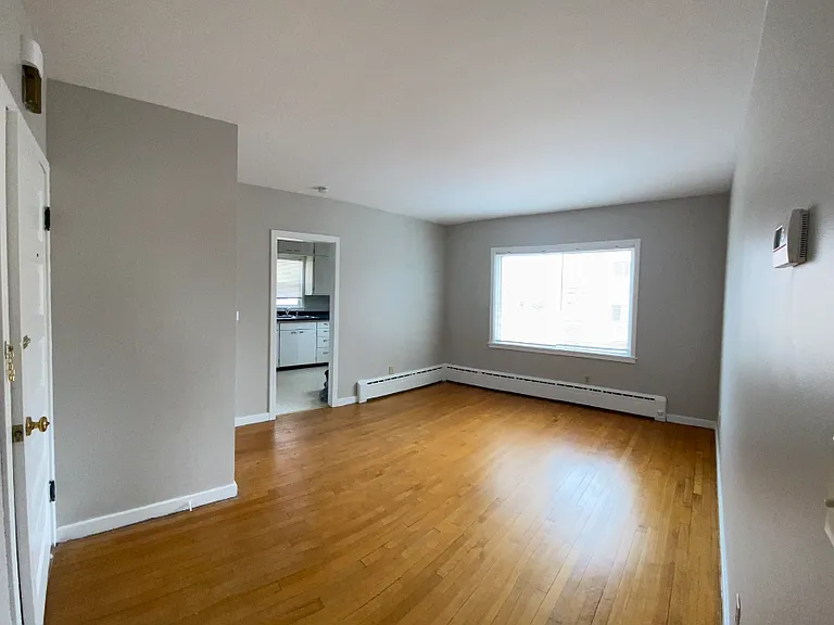 1010 13th Ave N #4 — Photo 3