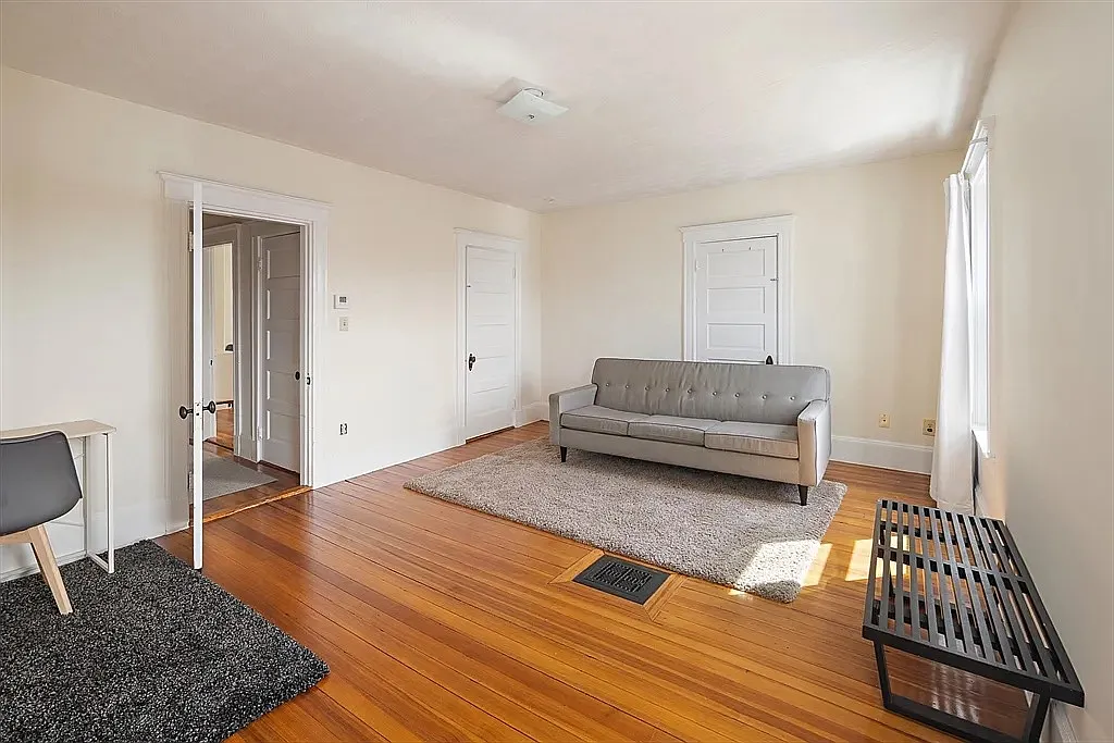 2 bed, 984 sqft, $3,500 — Photo 4