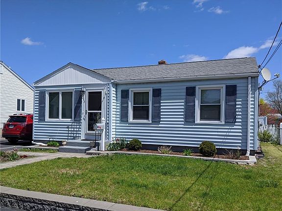 2nd image of 553 Grand Ave