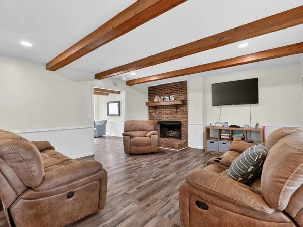 10 Briarhill Dr, Fayetteville, TN 37334