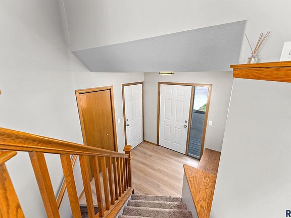 2nd image of 507 Honeysuckle Dr
