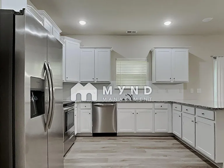 5604 Newton Creek Dr — Photo 4