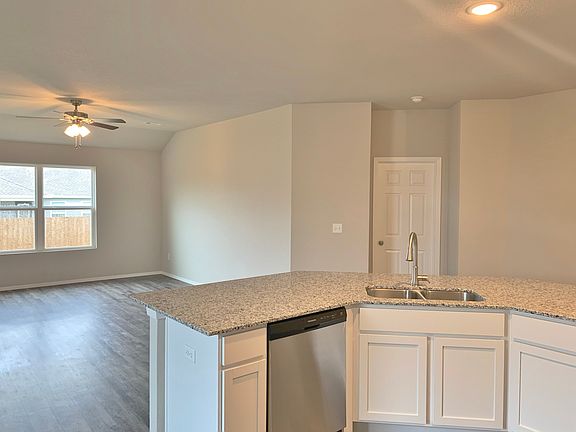 5th image of 1650 Hermitage Ct