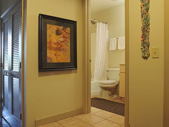 4th image of 3030 E 63rd St APT 208
