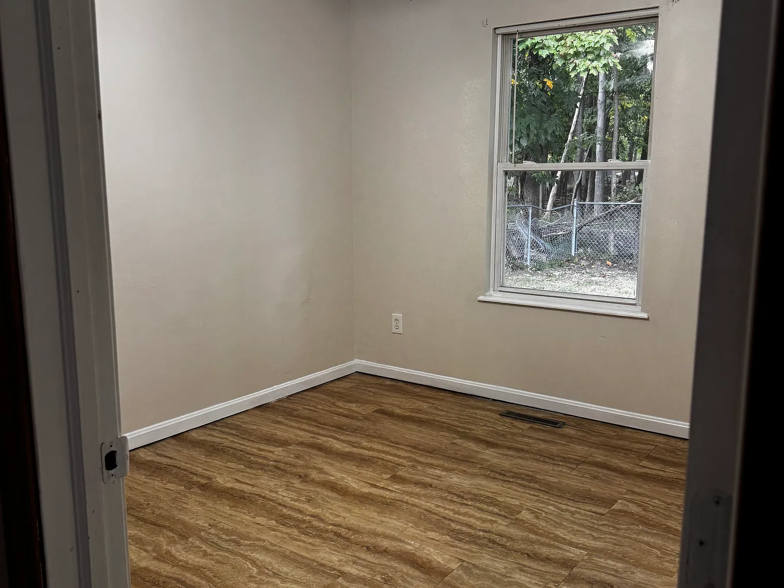 16720 Benedict Dr — Photo 3