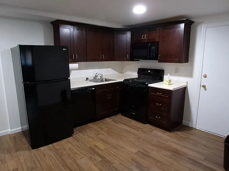 9 Tiffany Rd #1 — Photo 2