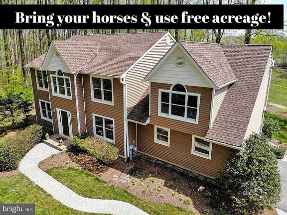 5th image of 100 Huckleberry Ln