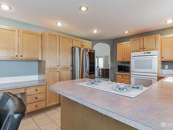 5th image of 15202 88th Avenue Ct E