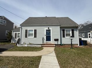 8 Orchard Dr, Clifton, NJ 07012