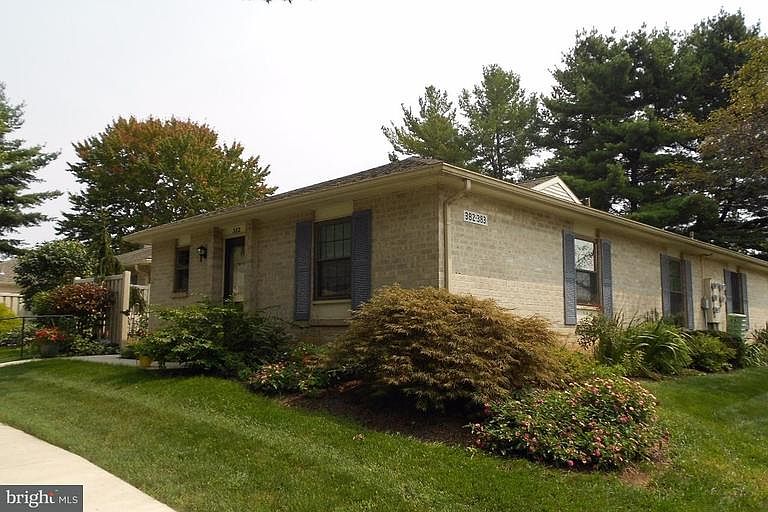 2nd image of 382 Valleybrook Dr
