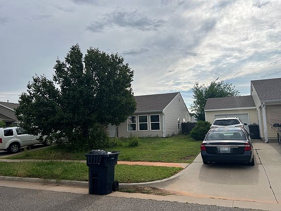 2nd image of 1004 Tulip Dr