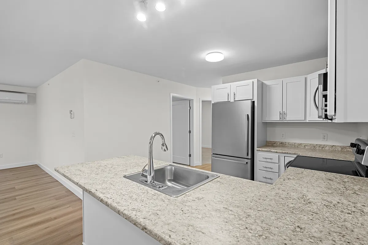 Building Photo - 3 Carriage Walk Ln