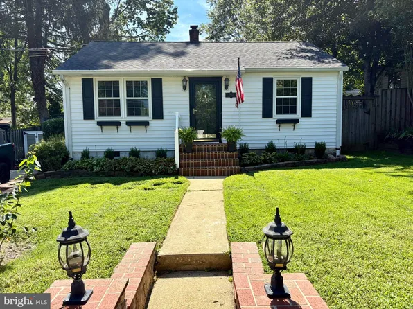 10927 Milburn St, Fairfax, VA 22030