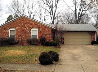 390 Spruceway Dr, Springboro, OH 45066