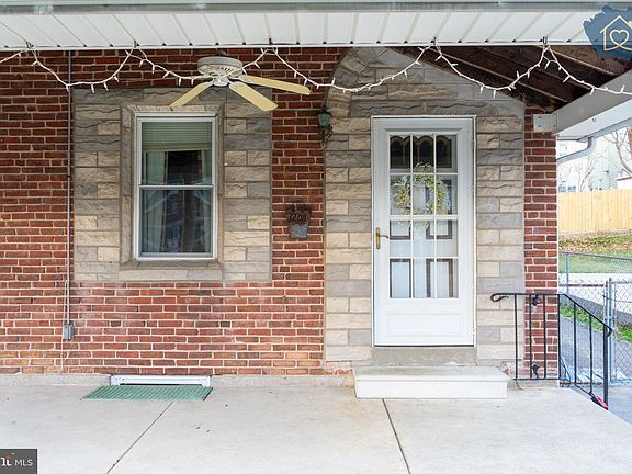 2nd image of 1208 Roosevelt Dr