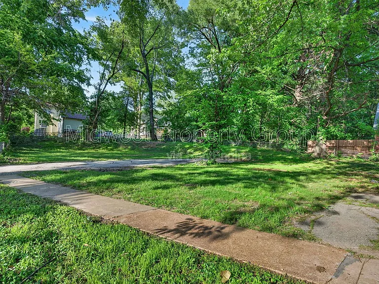 224 S Harvey Ave — Photo 15