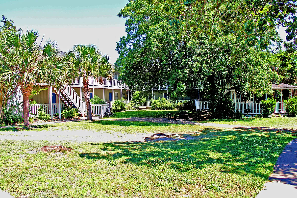 Building Photo - 4105 Poinsett St #F