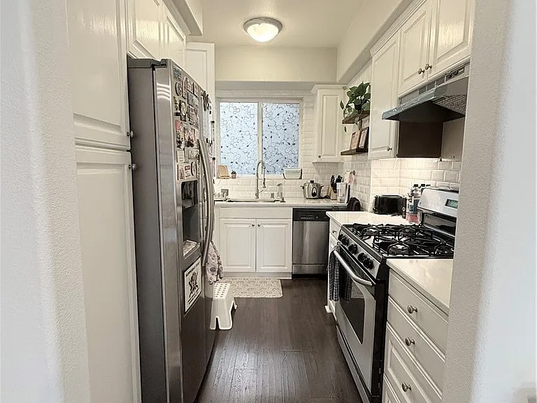 3401 S Bentley Ave #203 — Photo 6