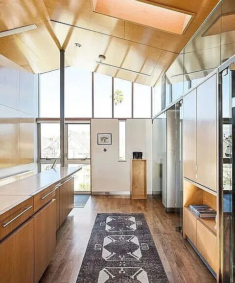 724 Superba Ave — Photo 12