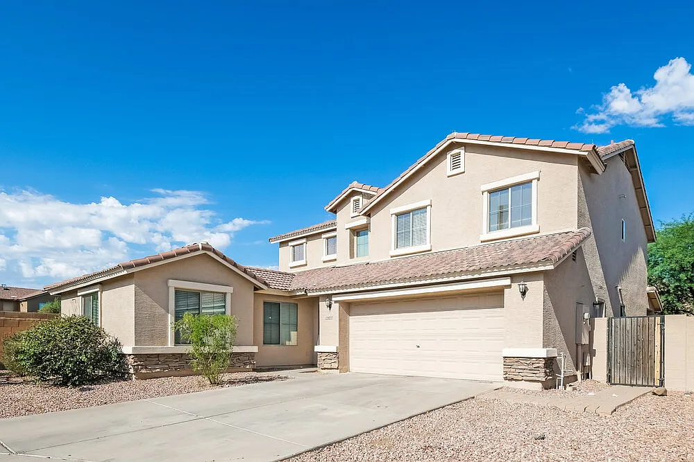 5 bed, 2.5 bath, 2678 sqft, $2,585 — Photo 4