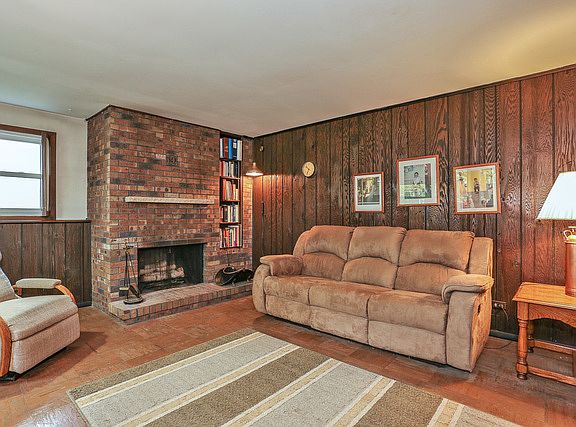 3rd image of 4070 N Firestone Dr