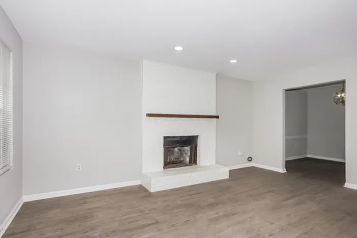 4081 Melrose Dr — Photo 5