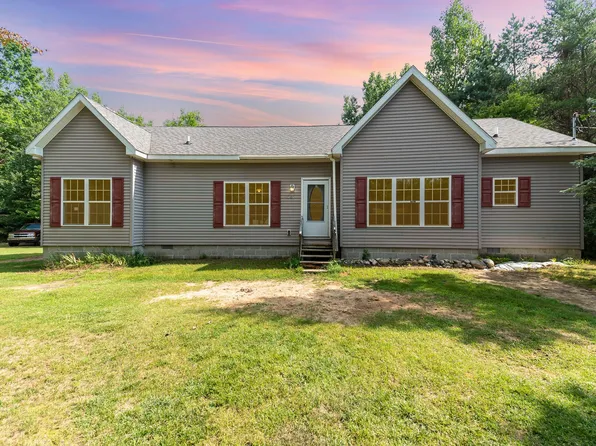 5280 W Hines Rd, Shepherd, MI 48883