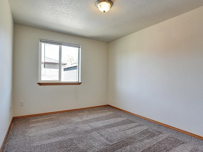 2215 Sam Parrett Dr — Photo 37