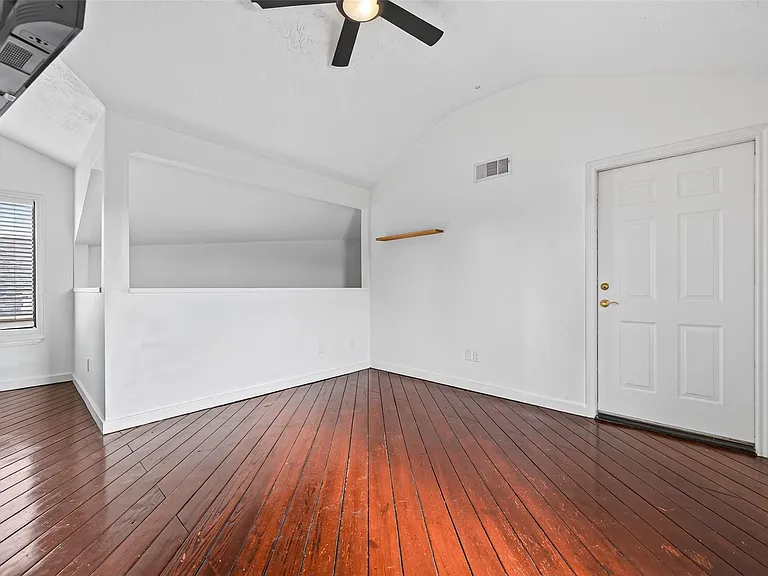 708 W Clay St — Photo 36