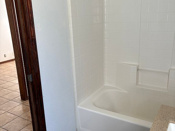 2nd image of 4002 Marlin Dr