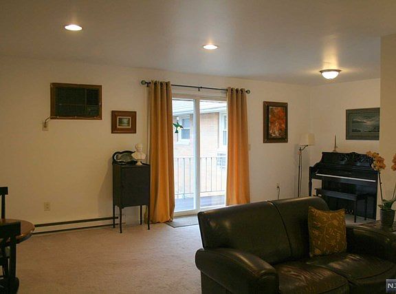 5th image of 15 Cottage St #19-9B