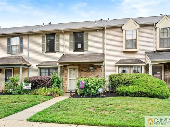 134 Tynemouth Ct, Robbinsville, NJ 08691