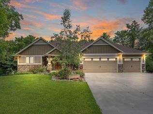 1606 W 156th St, Burnsville, MN 55306