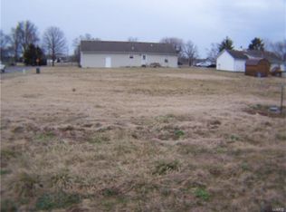 616 Kate Ct, Saint Libory, IL 62282