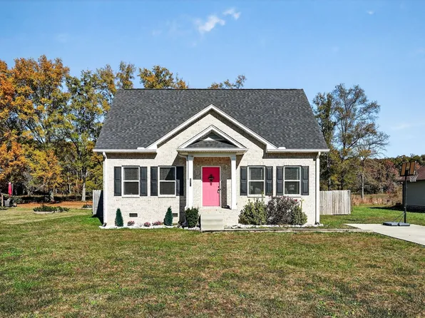 258 Green Meadow Dr, Smithville, TN 37166