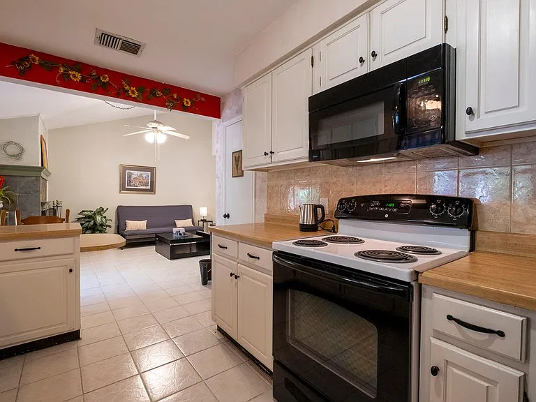408 Heritage Trl — Photo 6