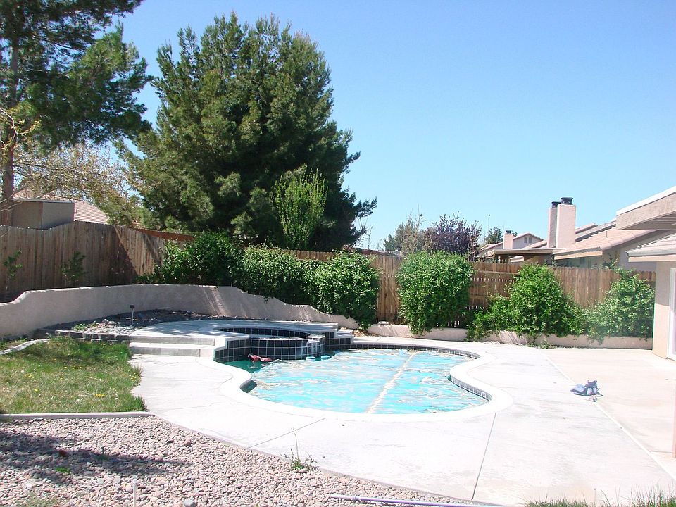 2nd image of 14969 Flagstaff Way